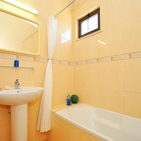 Vila Villa In Albufeira Near Praia Da Oura Beach *
