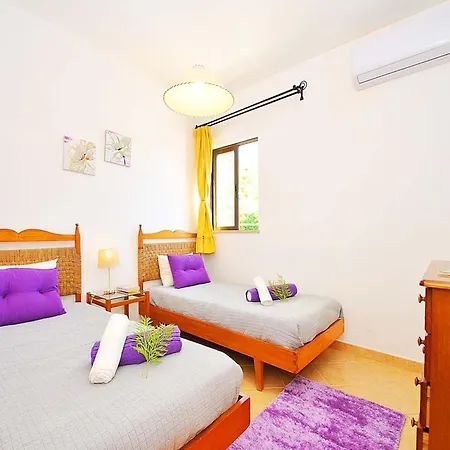 Vila Villa In Albufeira Near Praia Da Oura Beach Albufeira