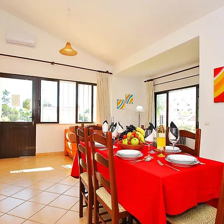 Villa In Albufeira Near Praia Da Oura Beach Vila