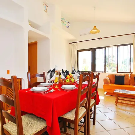 Villa Villa In Albufeira Near Praia Da Oura Beach