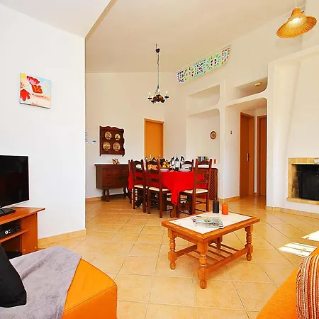 Villa In Albufeira Near Praia Da Oura Beach Albufeira